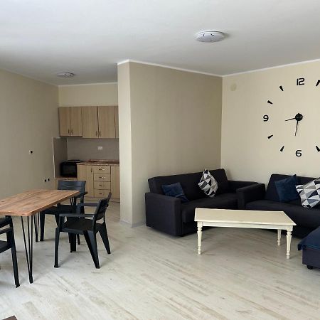 Apartment In Qerret Golem  Zewnętrze zdjęcie
