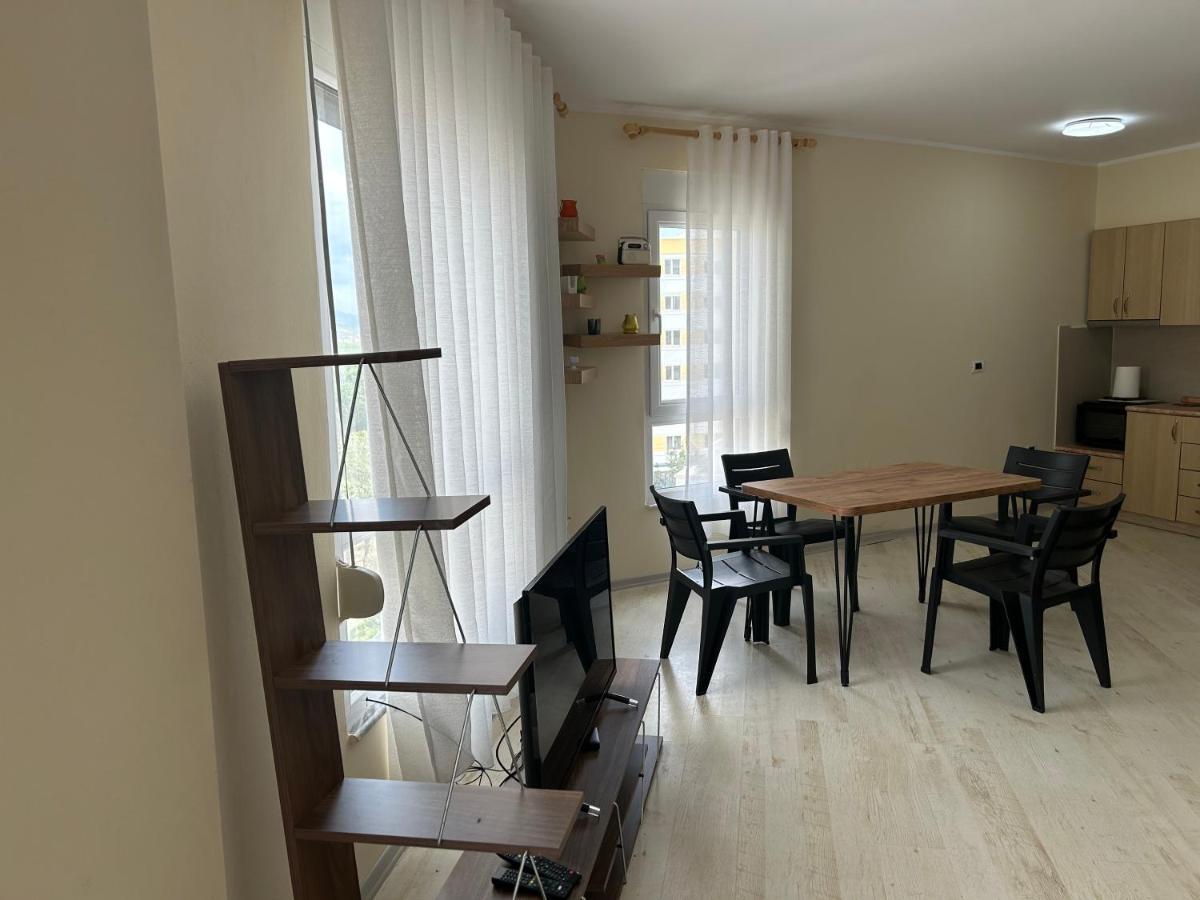 Apartment In Qerret Golem  Zewnętrze zdjęcie