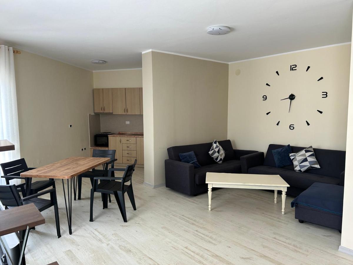 Apartment In Qerret Golem  Zewnętrze zdjęcie