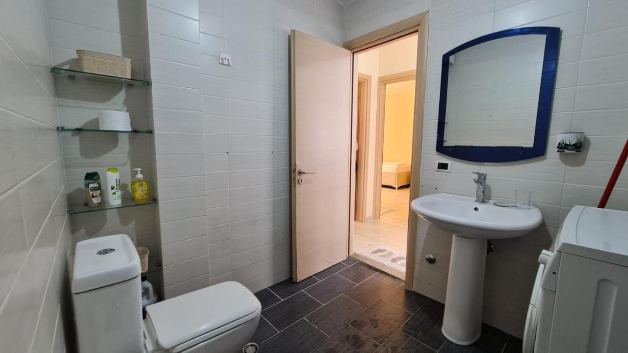 Apartment In Qerret Golem  Zewnętrze zdjęcie